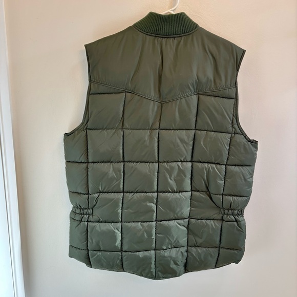 Roper Men's Green Puffer Vest - Picture 2 of 3